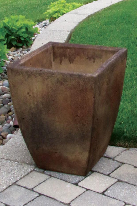 Petruzzi Urn 24 inch