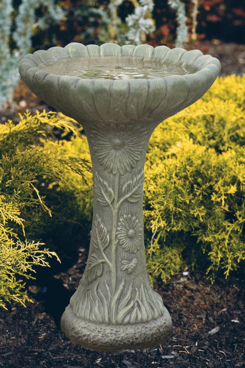 One Piece Daisy Birdbath